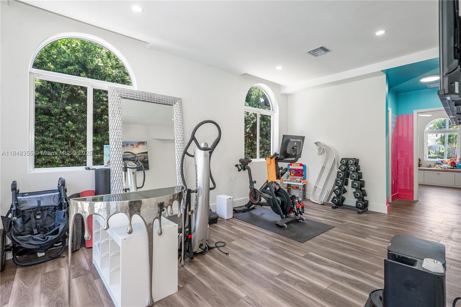 LA GORCE GOLF SUB - Residential Lease