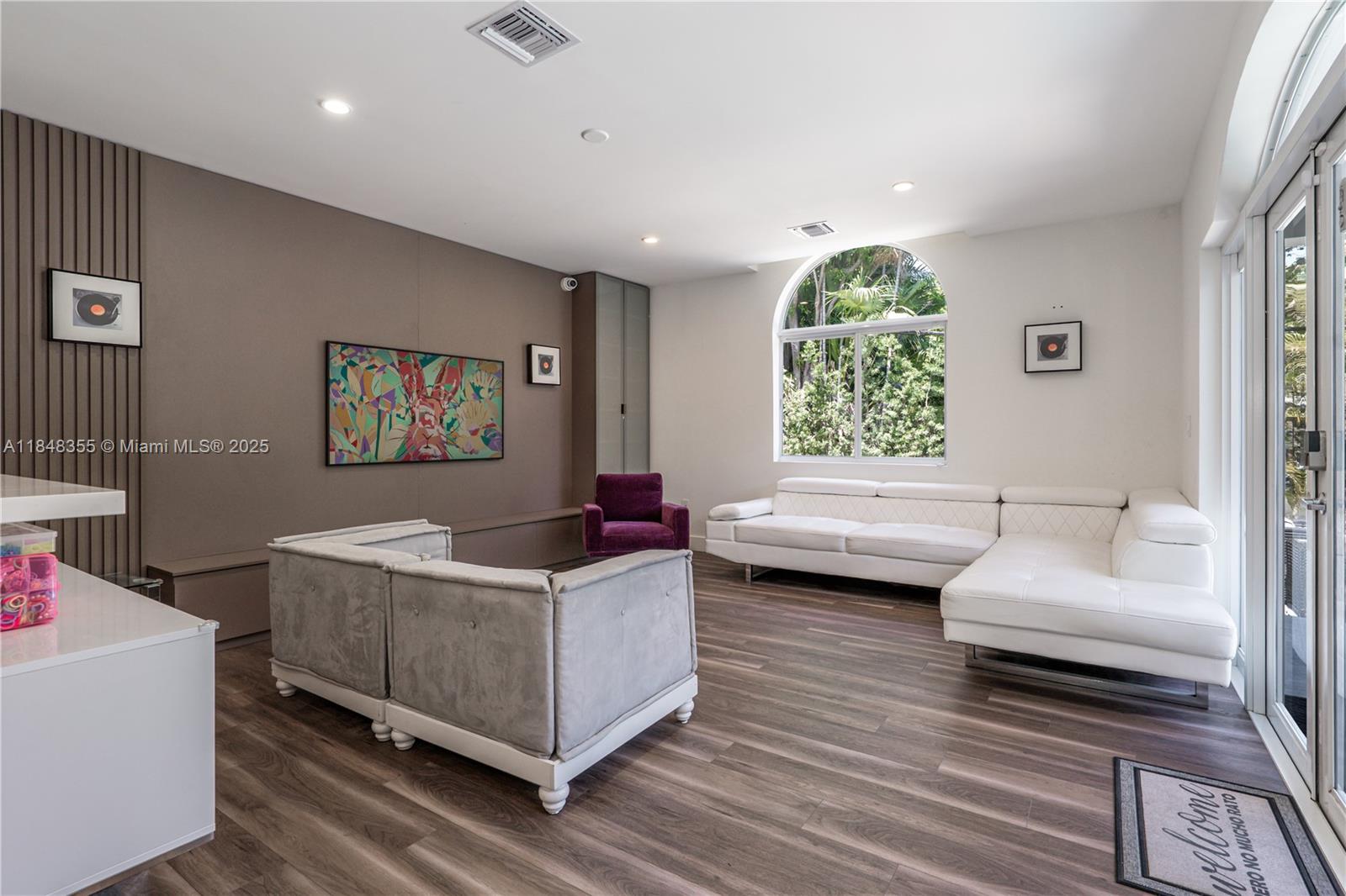 LA GORCE GOLF SUB - Residential Lease