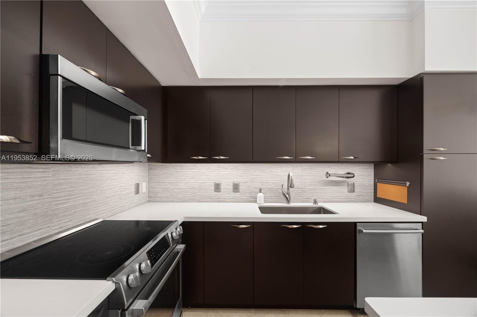 DUO CONDOMINIUM WEST - Residential