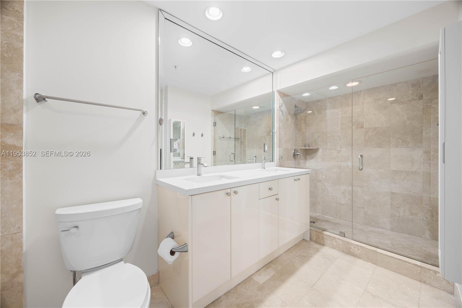 DUO CONDOMINIUM WEST - Residential