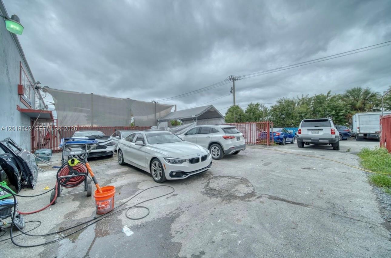 3730 NW 82nd St
