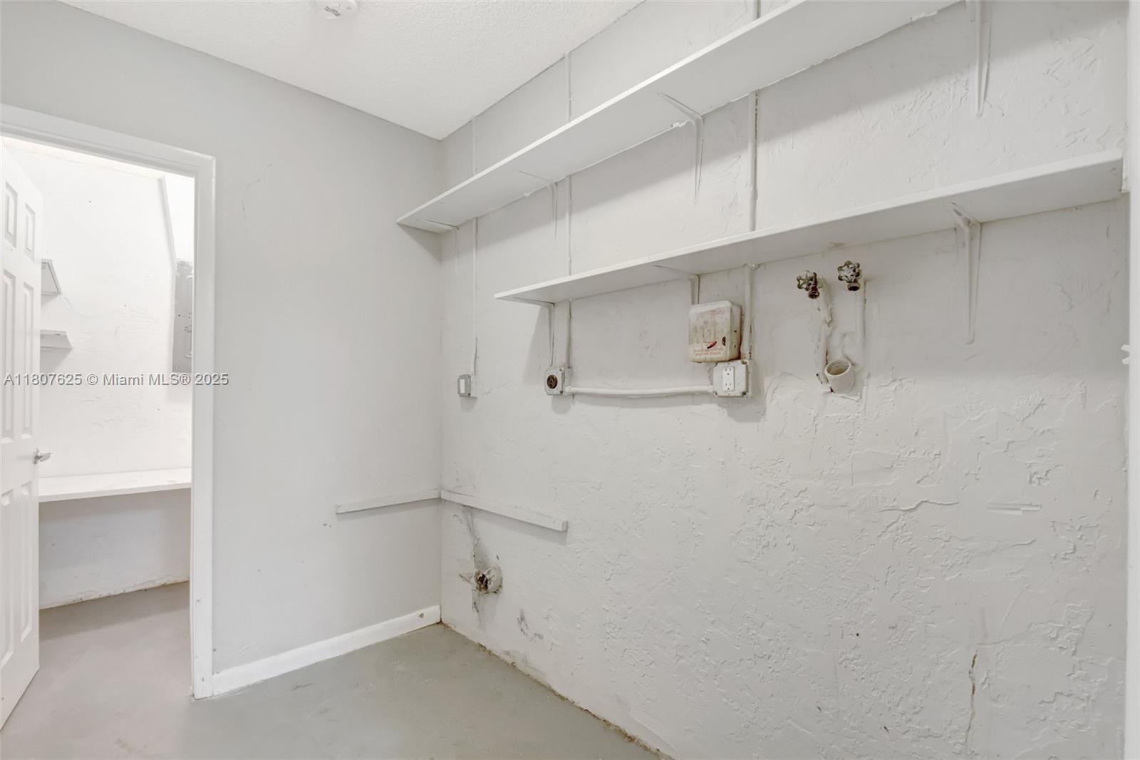 CAM ESTATES - Residential