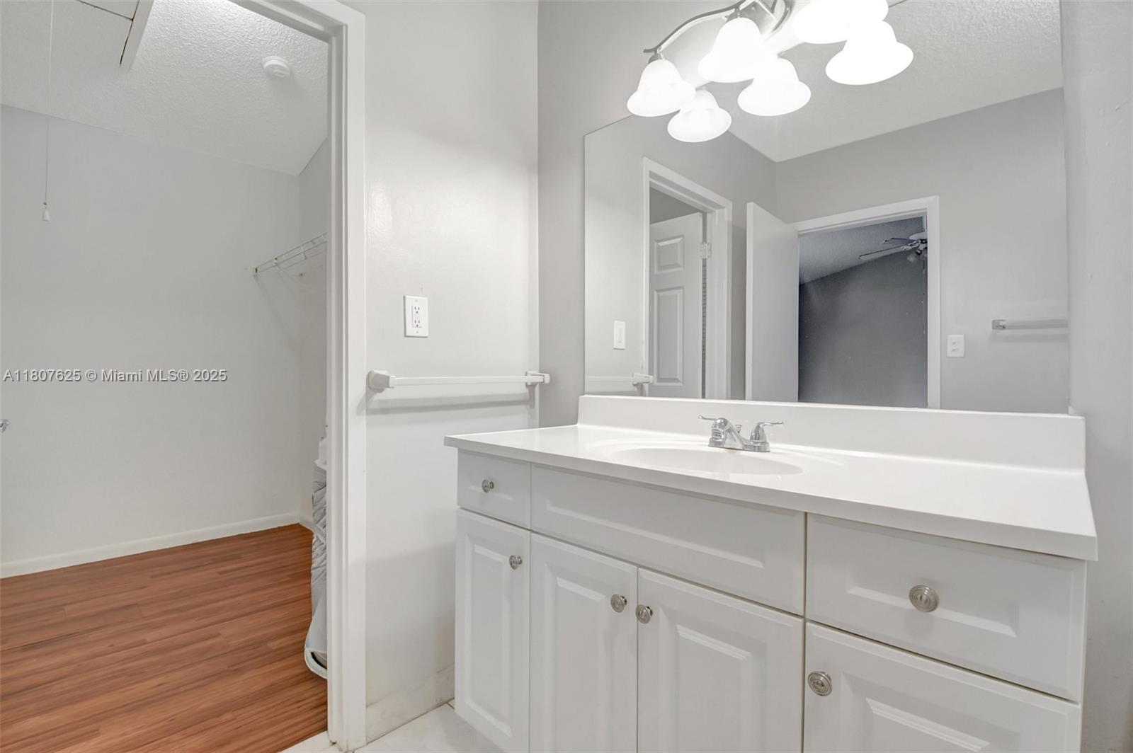 CAM ESTATES - Residential