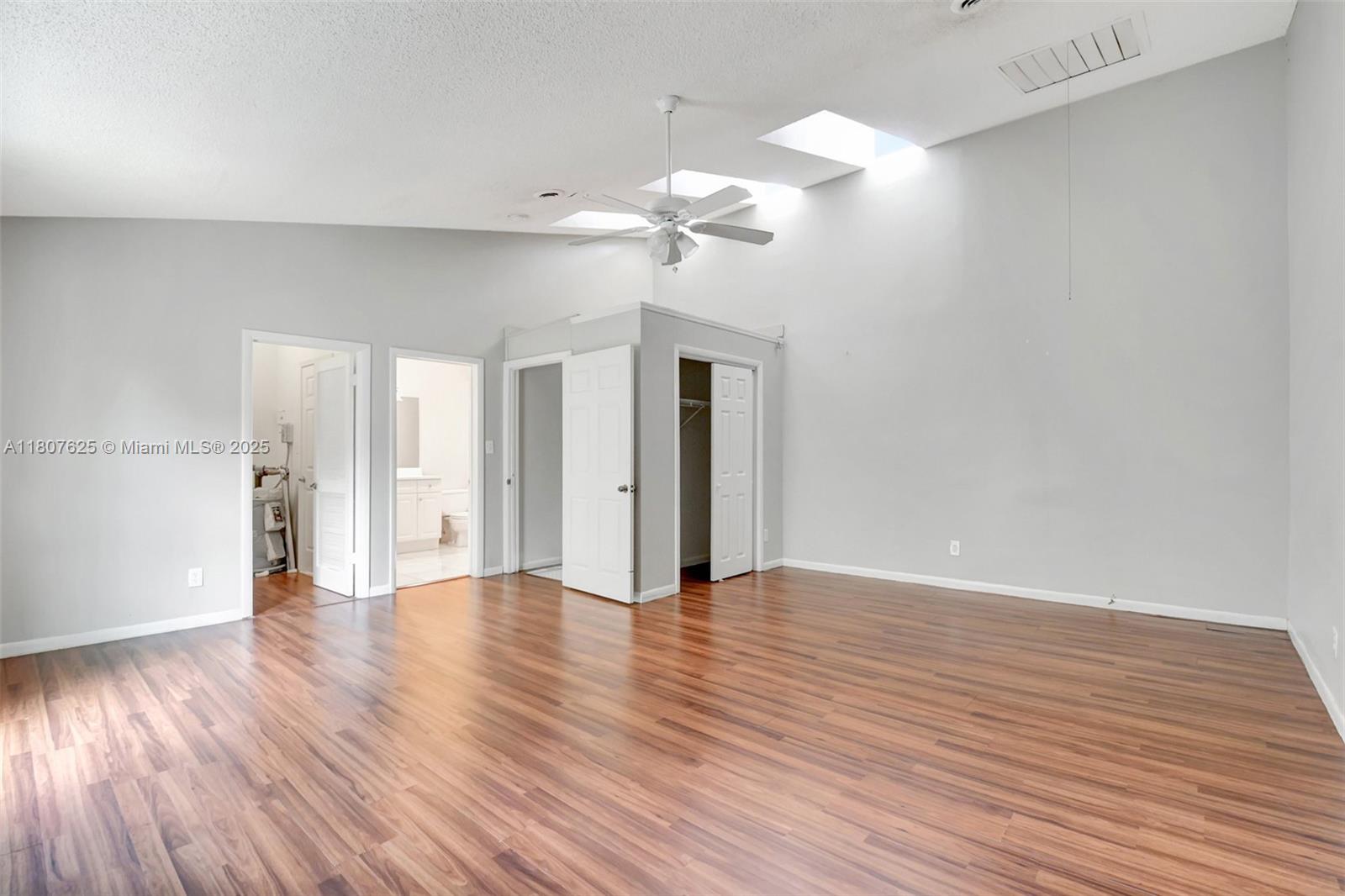 CAM ESTATES - Residential