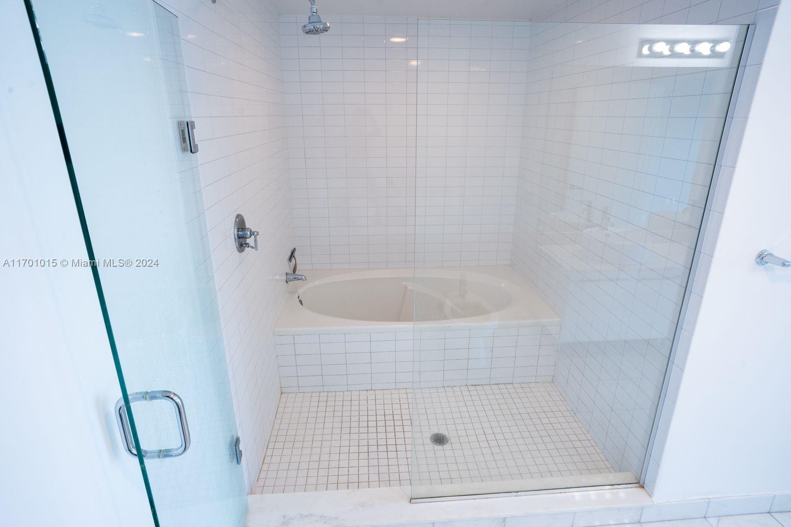 MARINABLUE CONDO - Residential