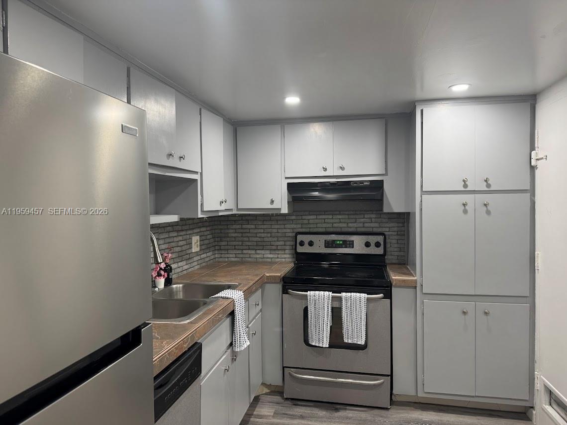 COASTAL TOWERS CONDO - Residential Lease