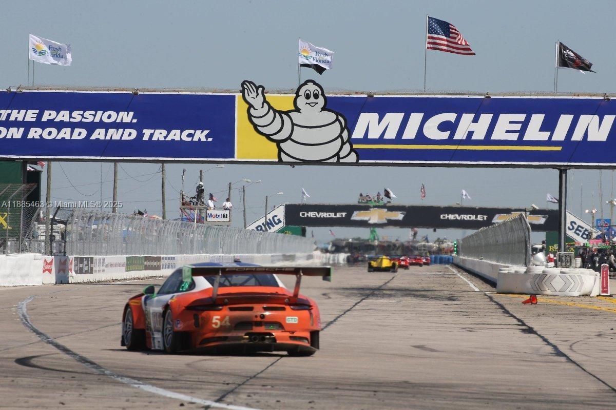 SUN N LAKE EST OF SEBRING - Land