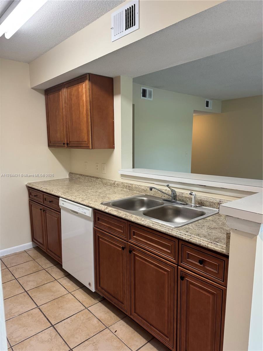 CASABLANCA ISLES CONDO - Residential
