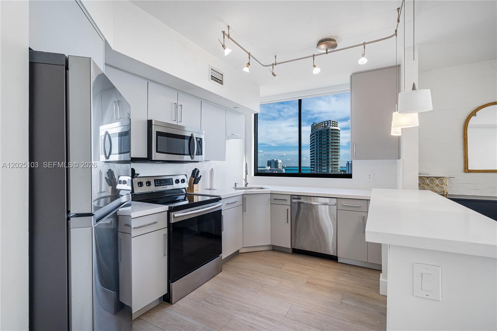 THE WAVERLY AT SOUTH BEAC - Residential