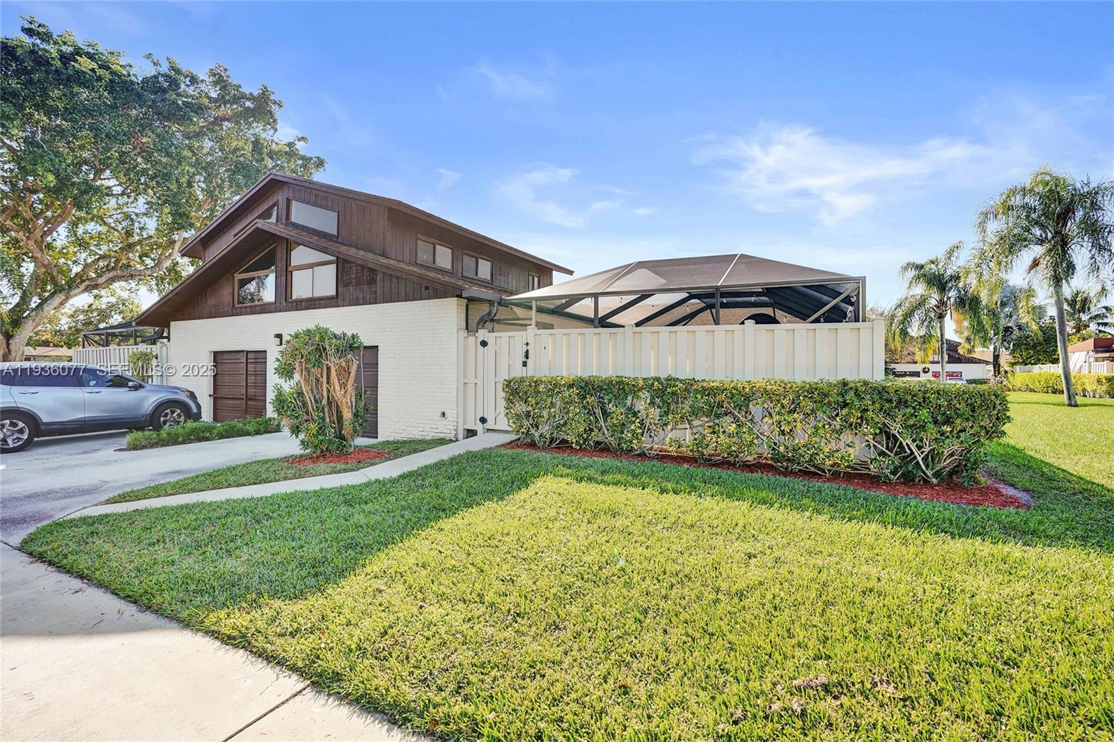 BOCA GARDENS - Residential