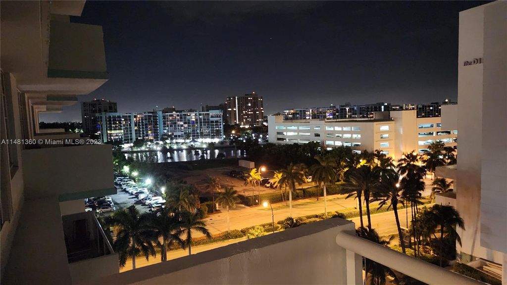 Photo of 3725 S Ocean Dr #921, Hollywood, FL 33019 (MLS # A11481360)