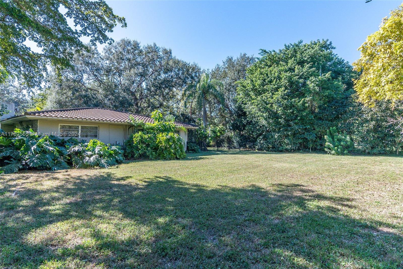 LISA HIGHLANDS - Land