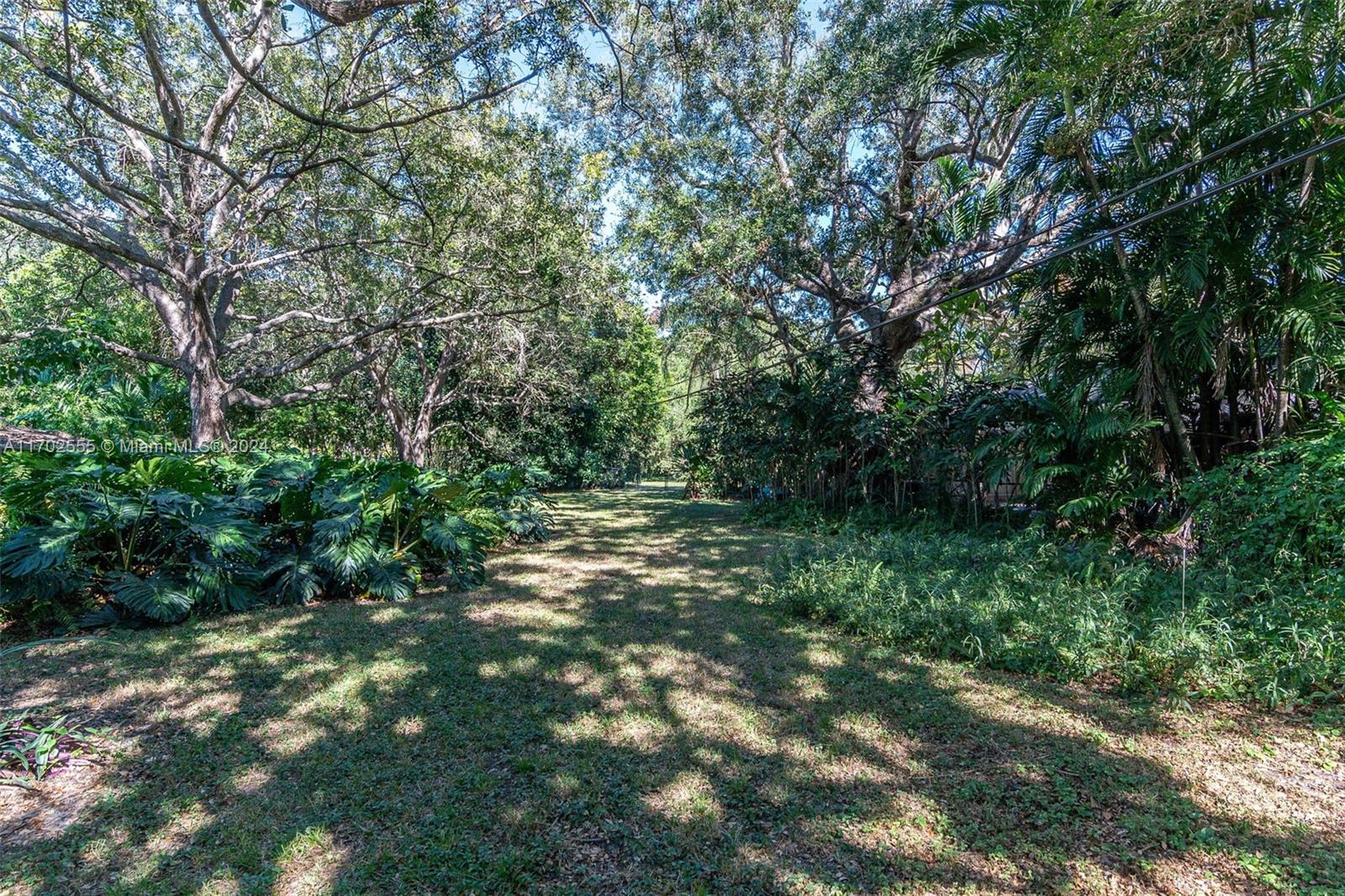 LISA HIGHLANDS - Land