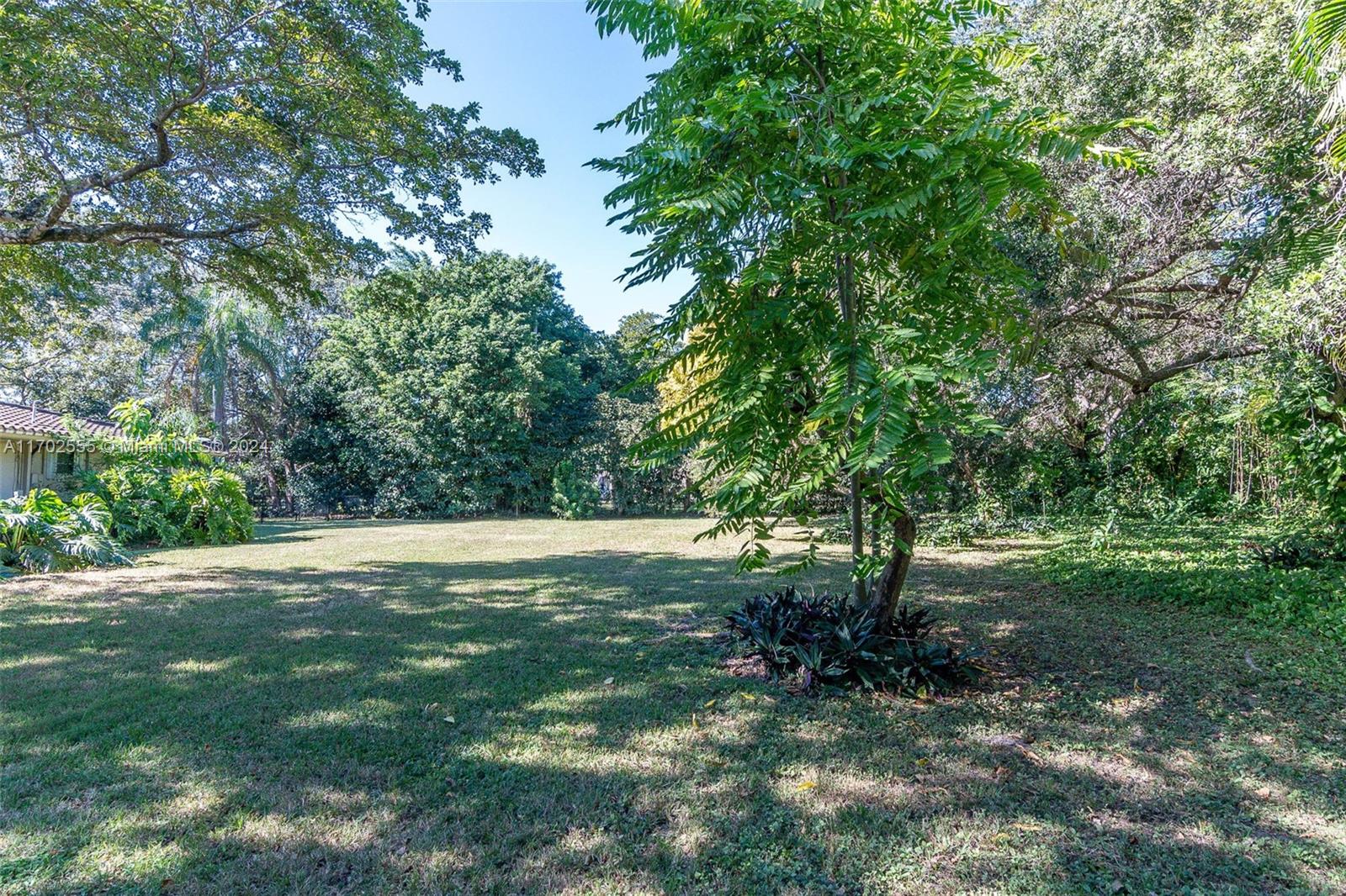 LISA HIGHLANDS - Land