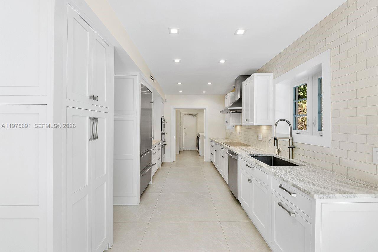 C GABLES RIVIERA SEC 12 - Residential Lease