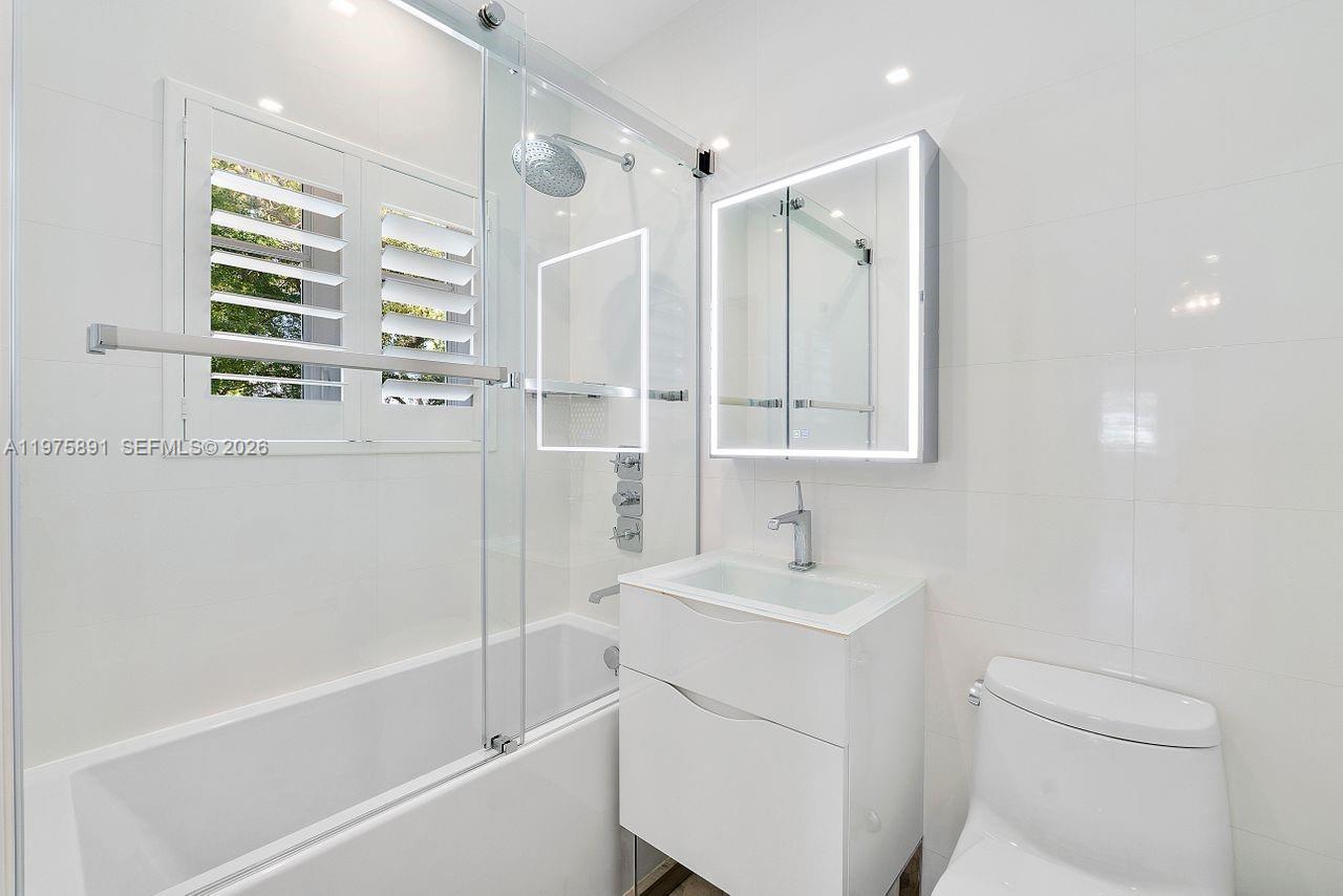 C GABLES RIVIERA SEC 12 - Residential Lease