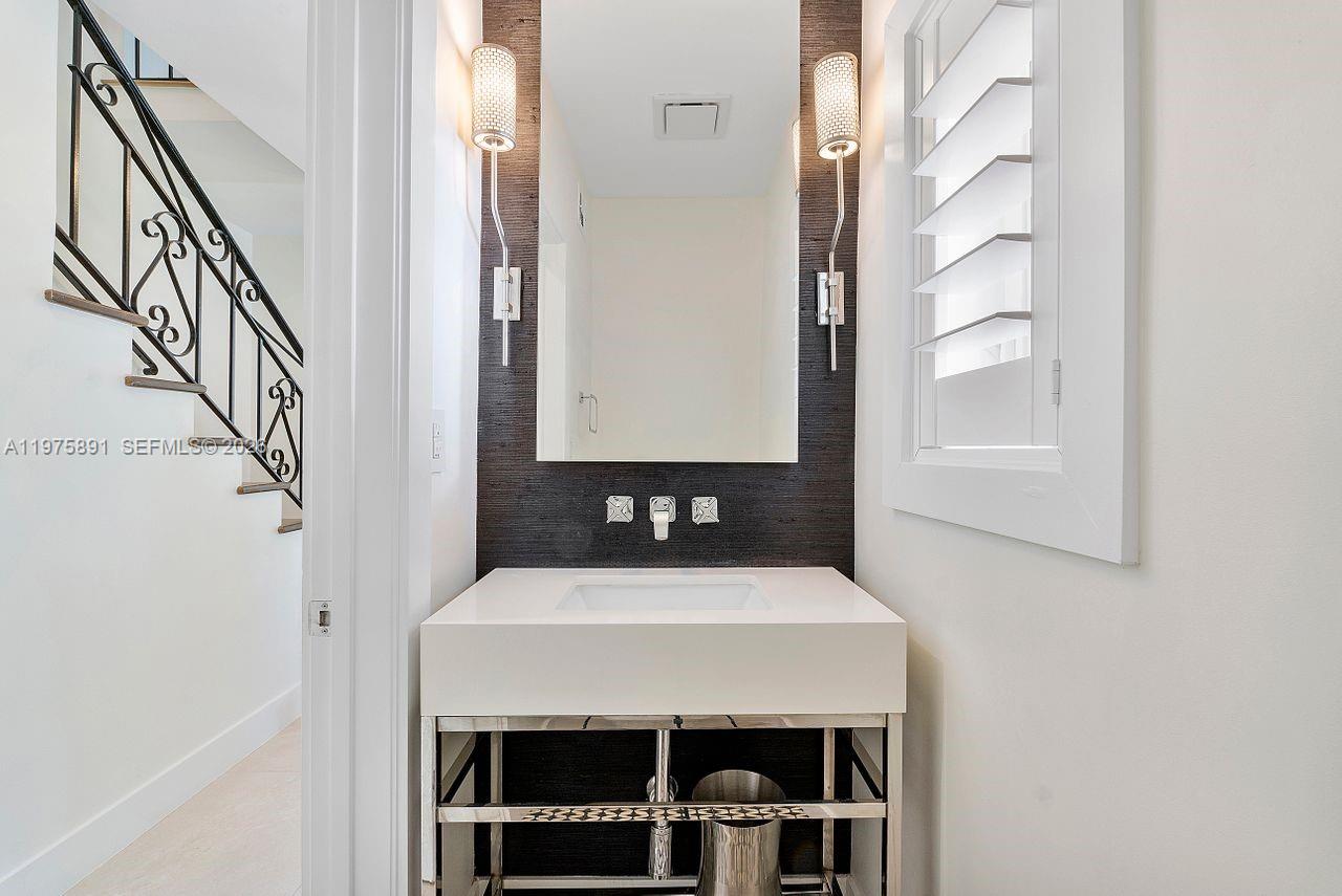 C GABLES RIVIERA SEC 12 - Residential Lease