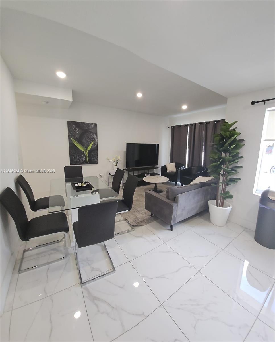 PARADISE ONE - Residential