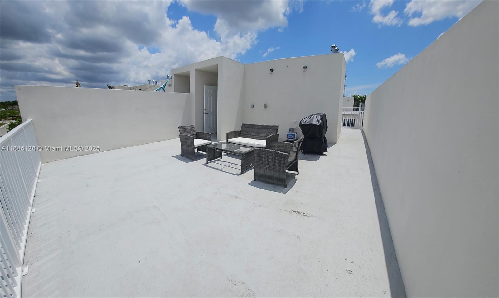 PARADISE ONE - Residential