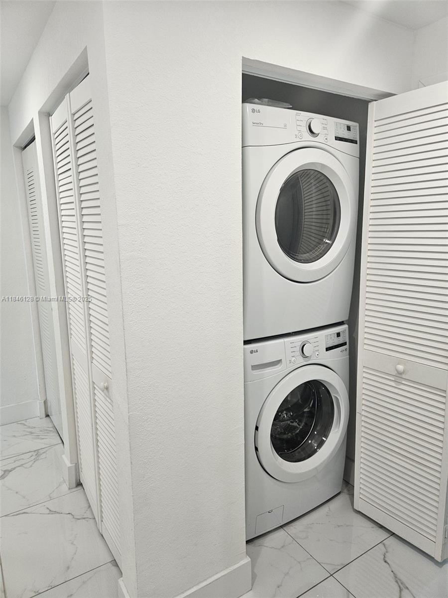 PARADISE ONE - Residential