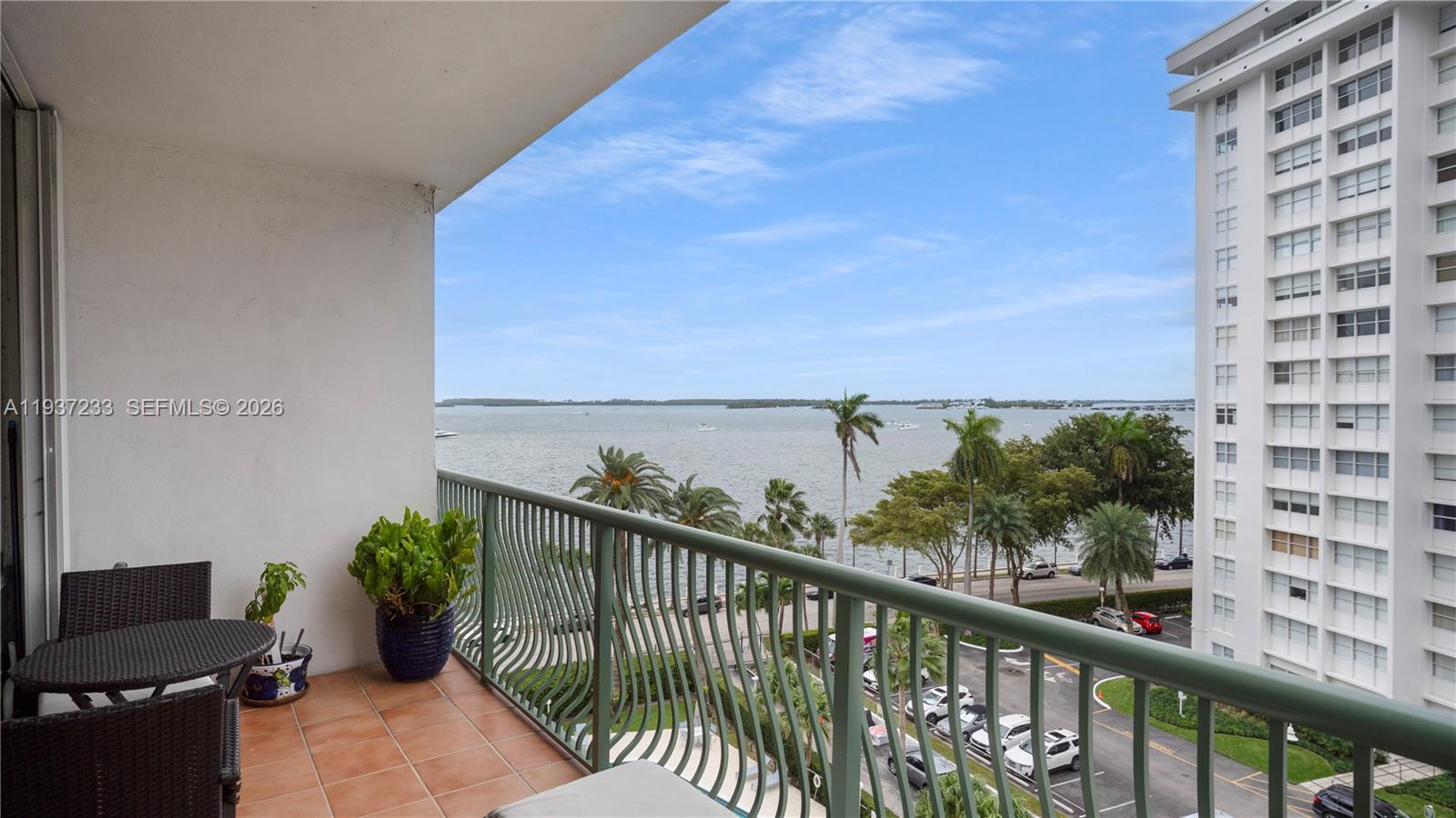 BRICKELL BAY TOWER CONDO - Residential