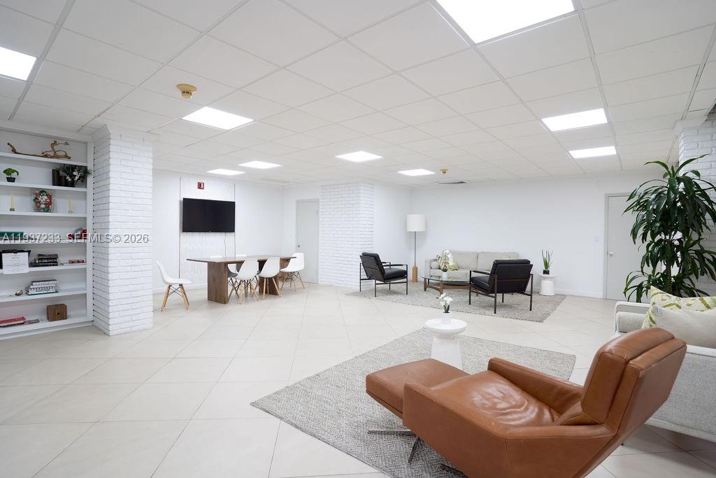 BRICKELL BAY TOWER CONDO - Residential