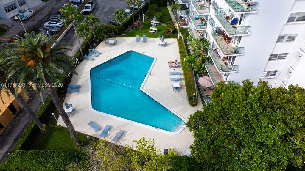 BRICKELL BAY TOWER CONDO - Residential