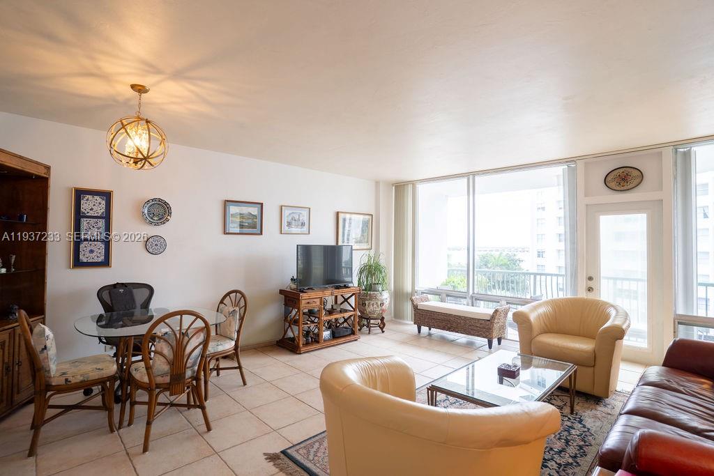 1408 Brickell Bay Dr 706