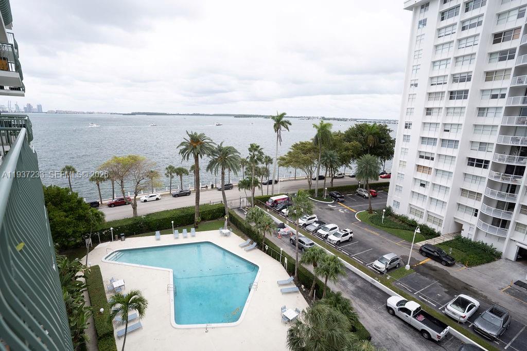 BRICKELL BAY TOWER CONDO - Residential