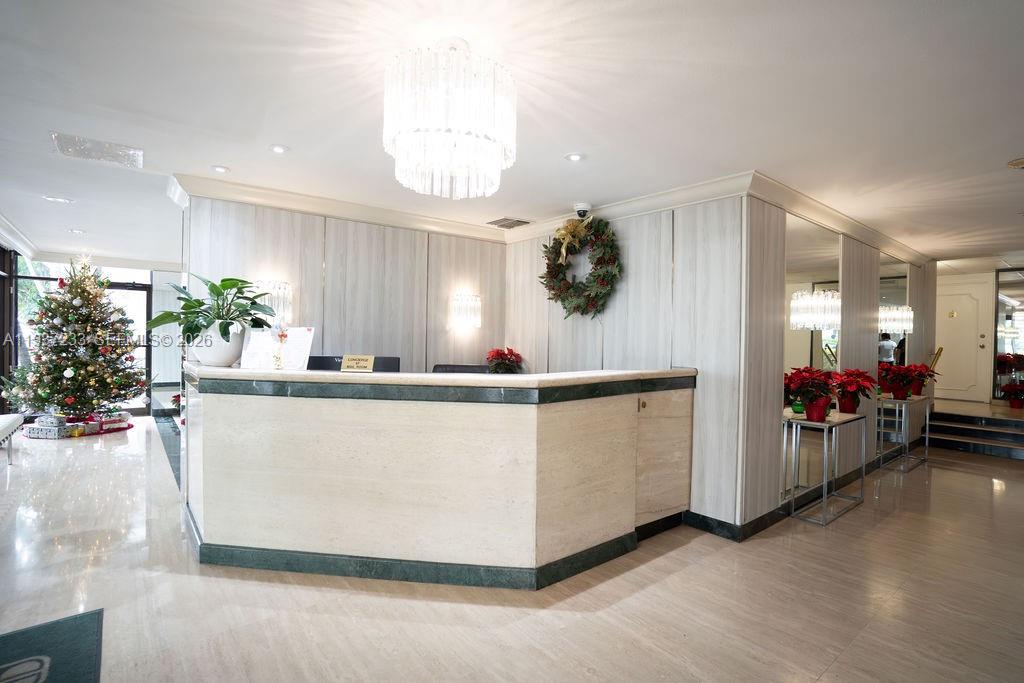 BRICKELL BAY TOWER CONDO - Residential