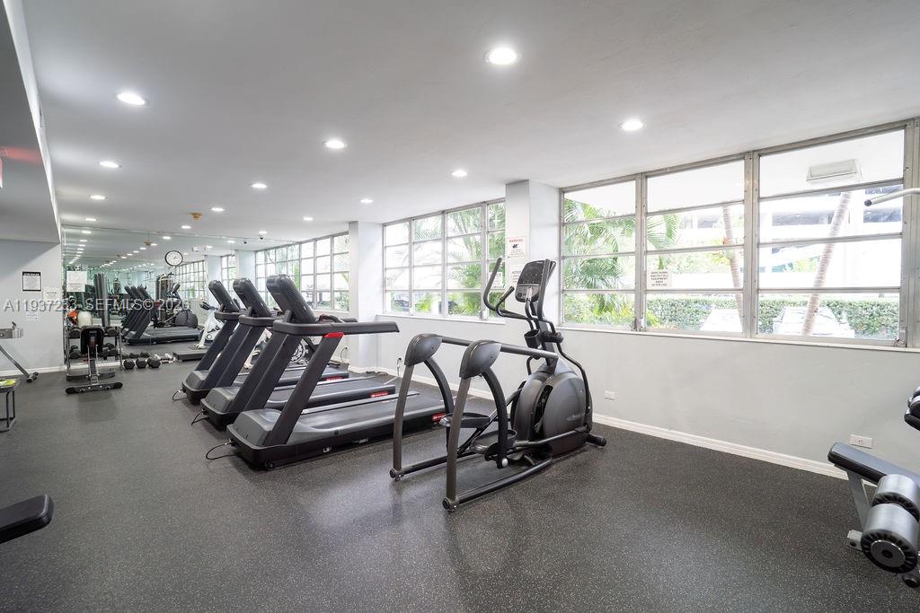 BRICKELL BAY TOWER CONDO - Residential