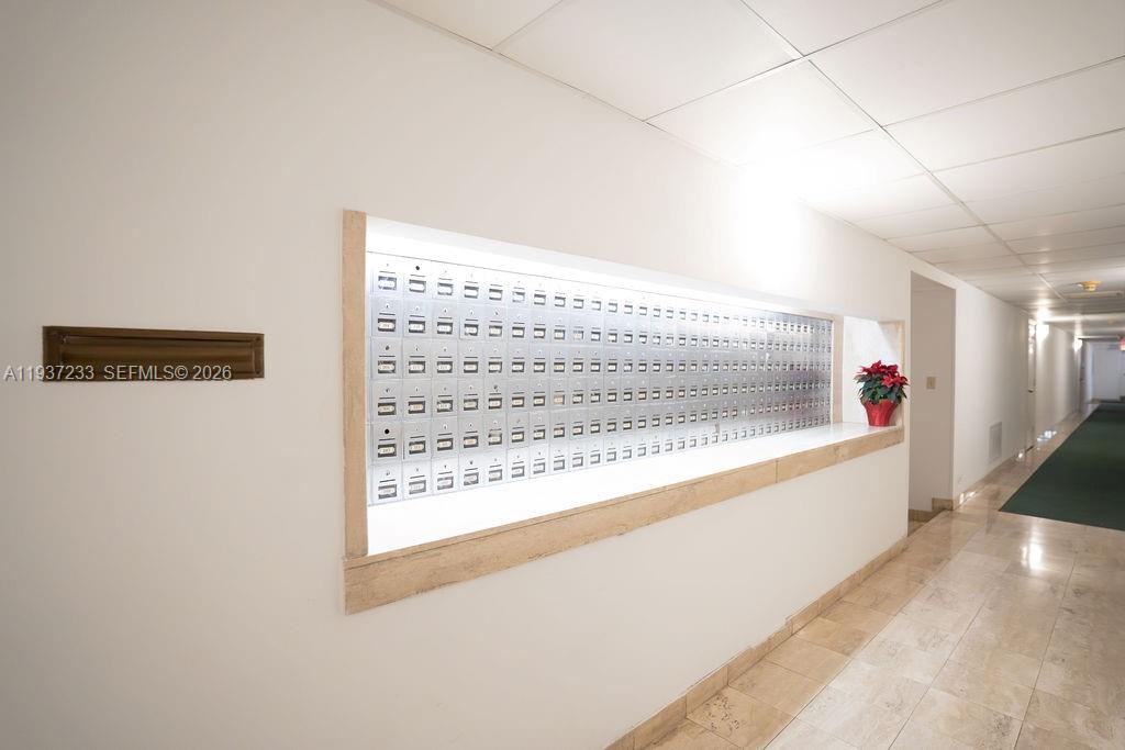 BRICKELL BAY TOWER CONDO - Residential