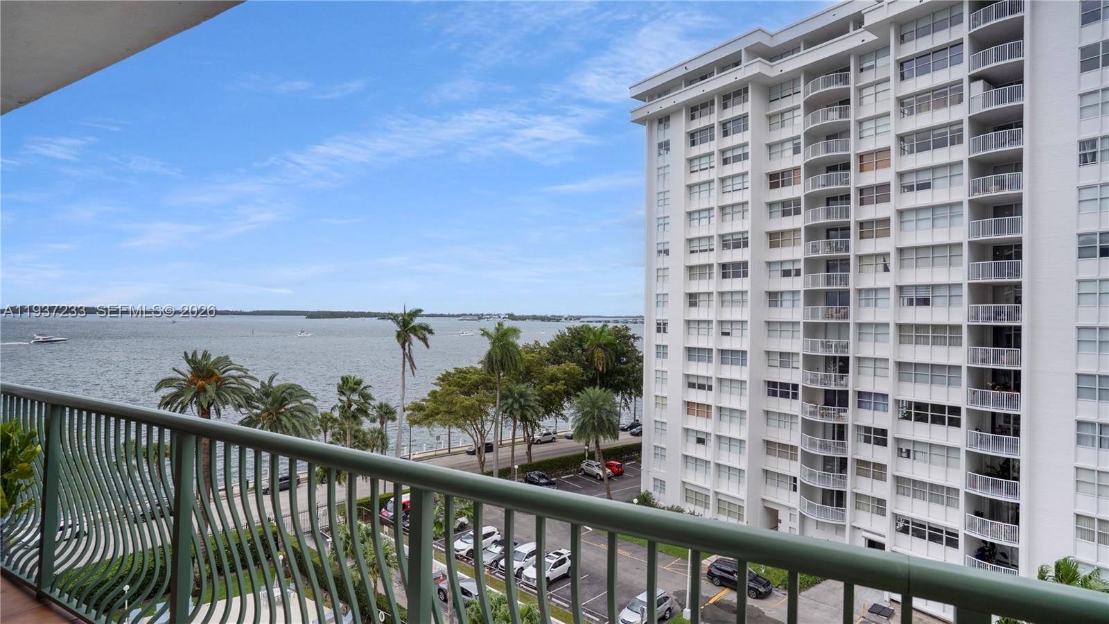 BRICKELL BAY TOWER CONDO - Residential