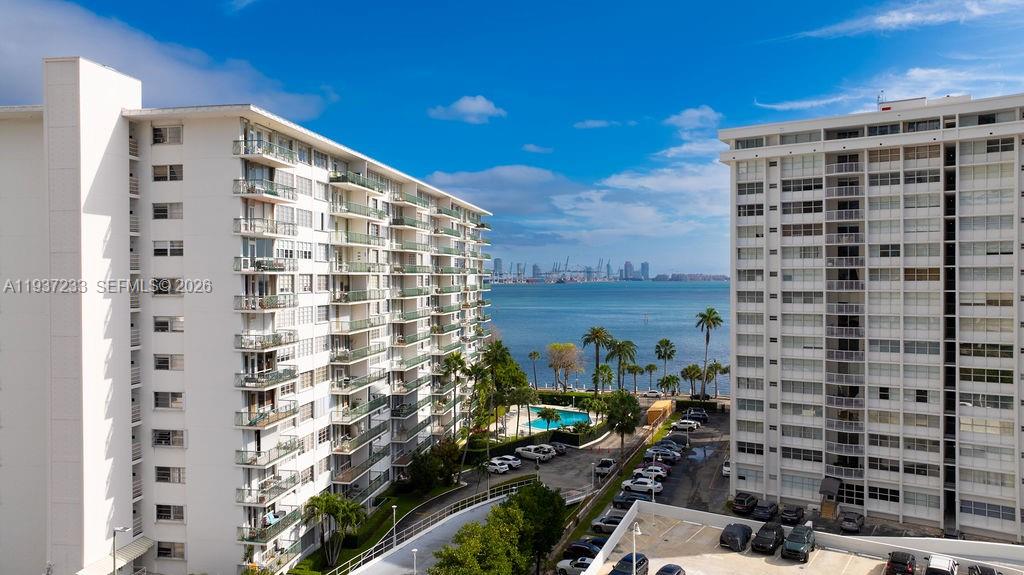 1408 Brickell Bay Dr 706