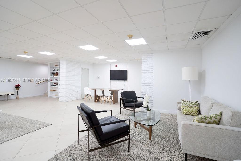 BRICKELL BAY TOWER CONDO - Residential