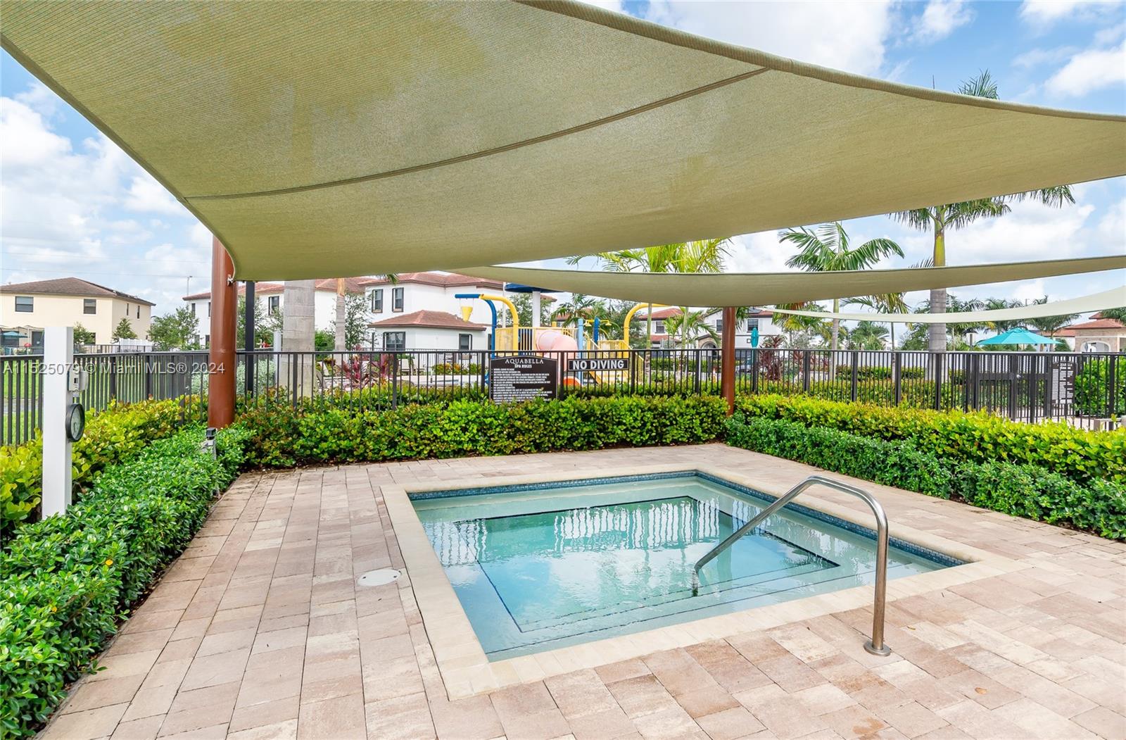 AQUABELLA NORTH - Residential