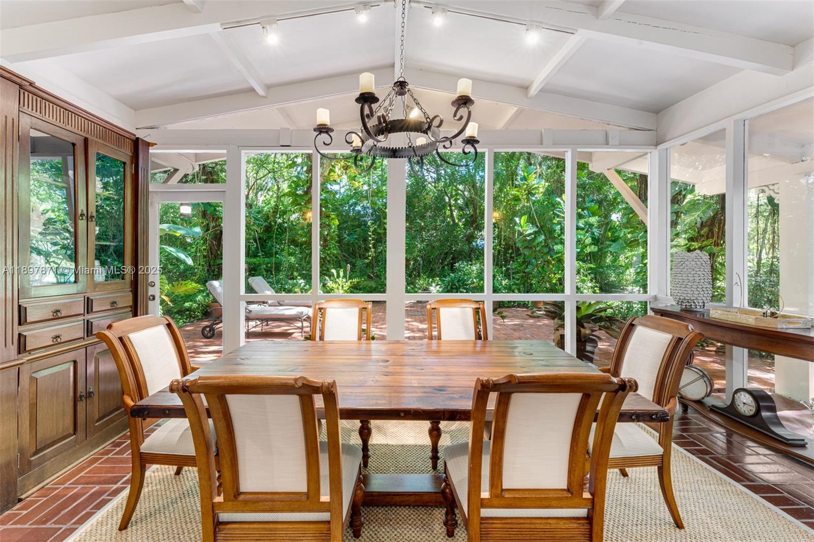 ROCKDALE ESTATES - Residential