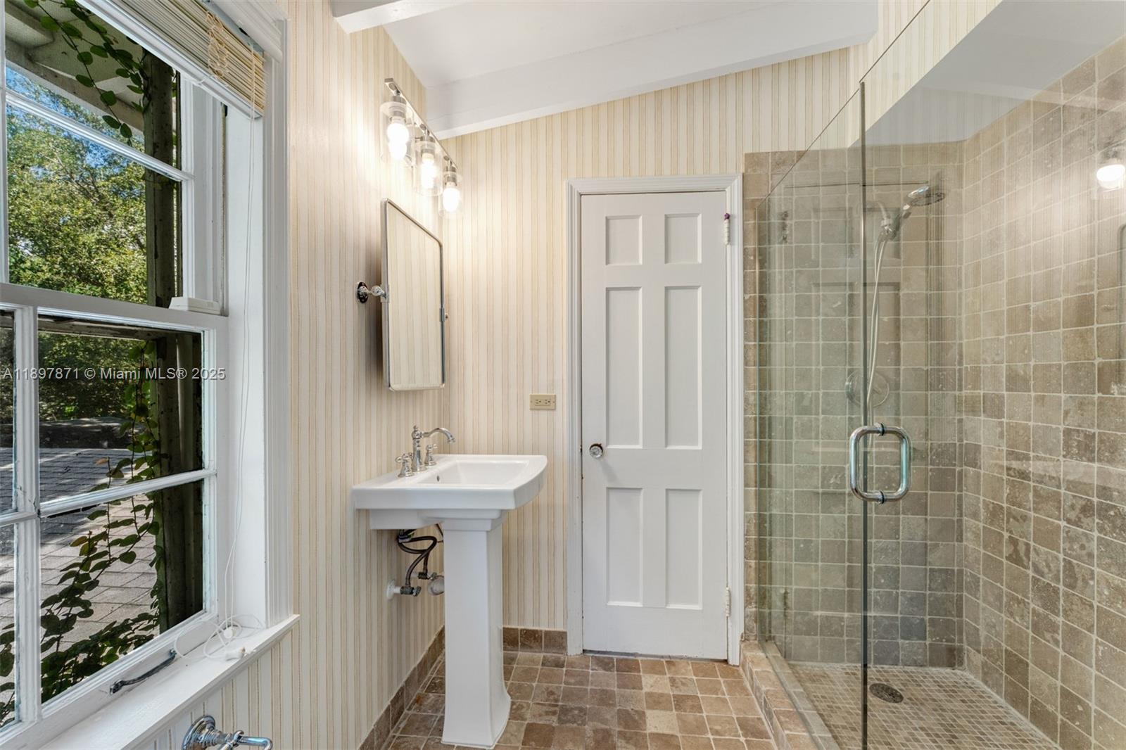 ROCKDALE ESTATES - Residential