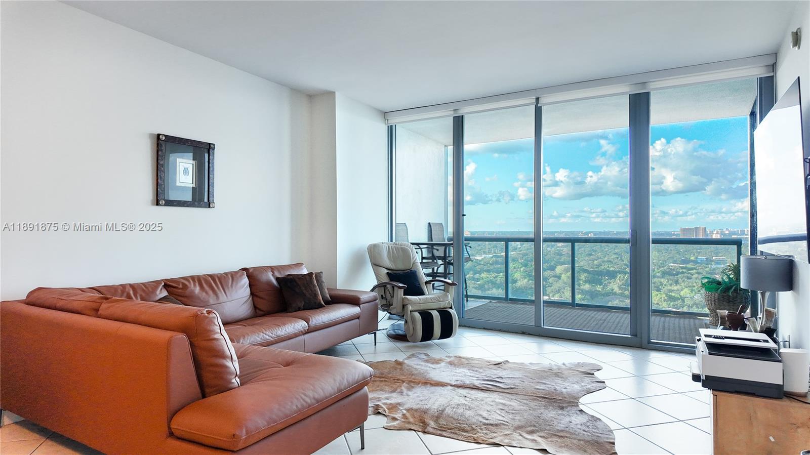 BLUE CONDO - Residential