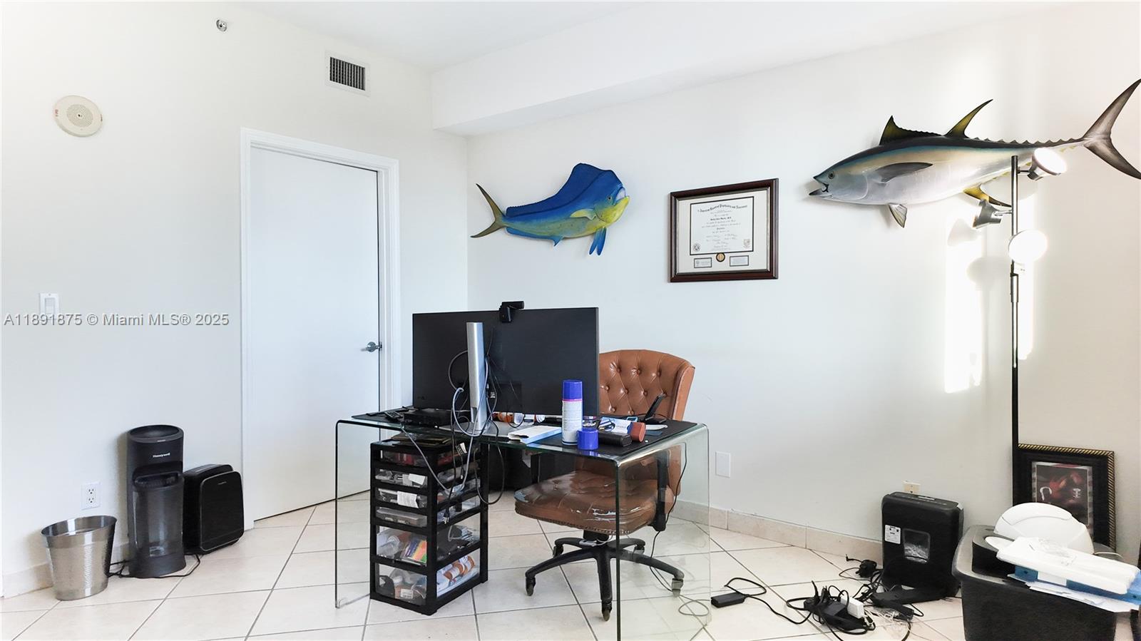 BLUE CONDO - Residential