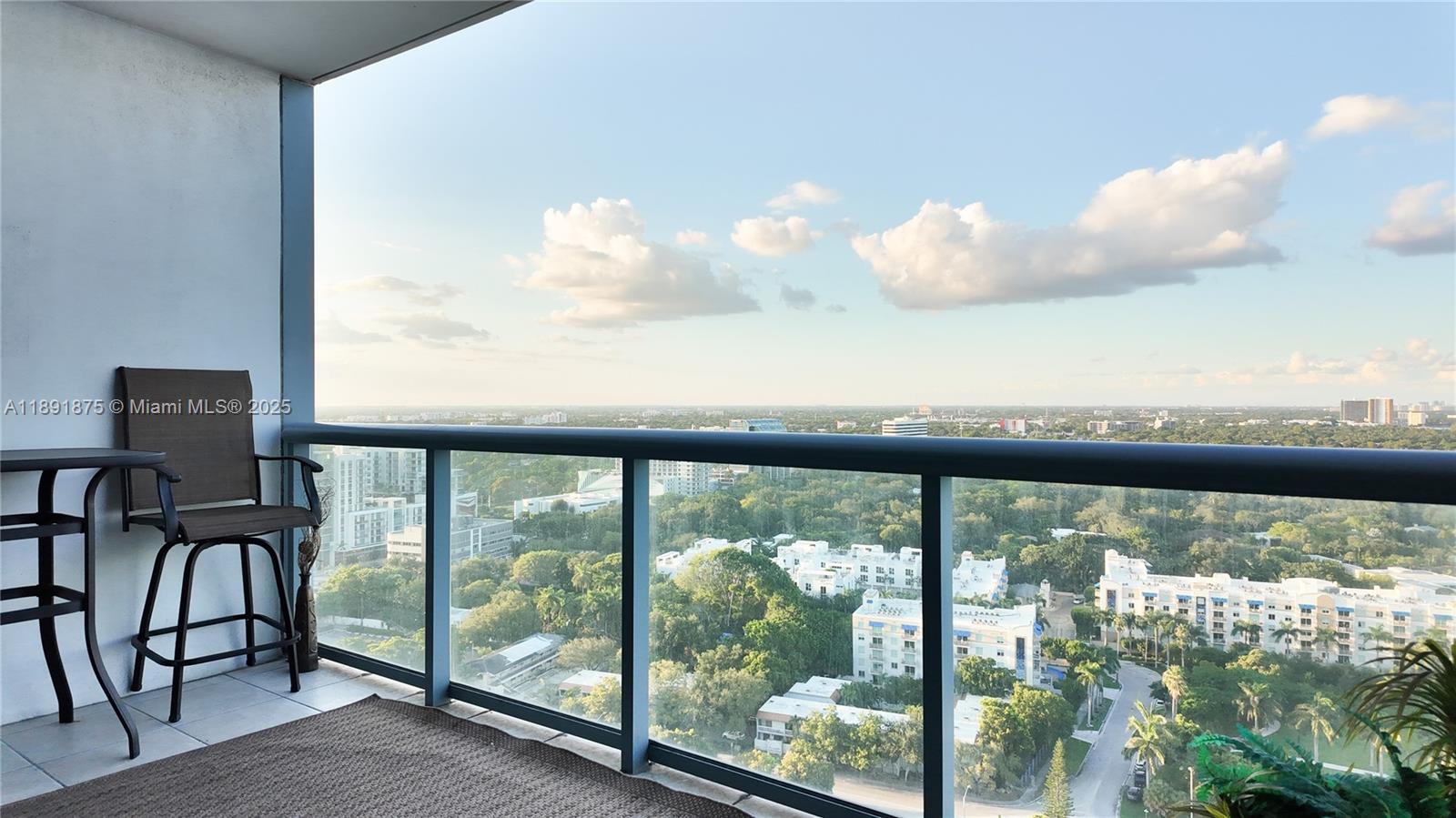 BLUE CONDO - Residential