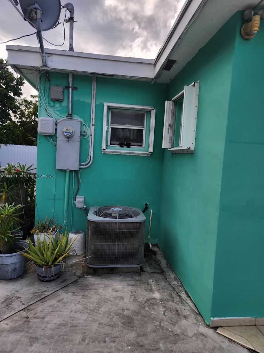 2ND REV PL SARATOGA HEIGH - Residential