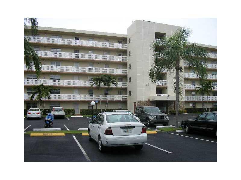 First Floor 2-2 freshly painted and available as annual rental, partially furnished, will remove if not needed. Requires credit and background check and condo screening. First, Last and Security Deposit.