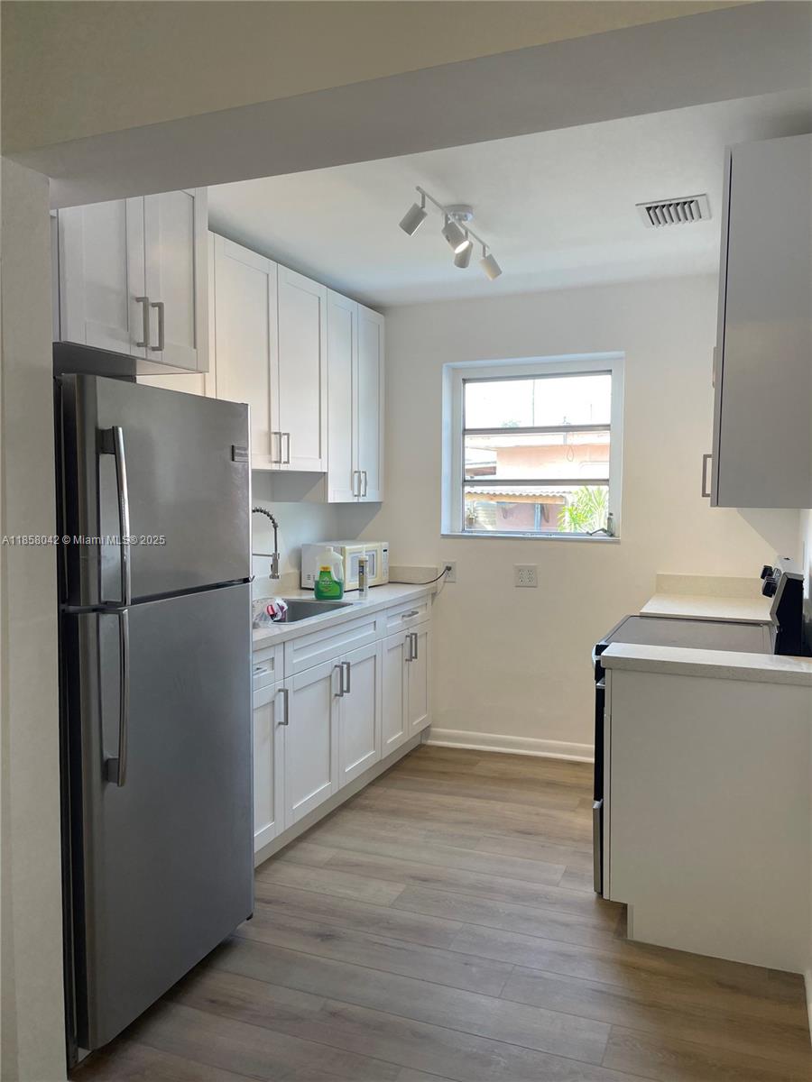 2380 NW Flagler Ter F