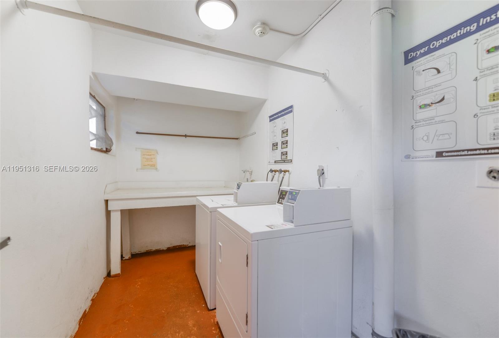 LAUDERDALE OAKS CONDO II - Residential