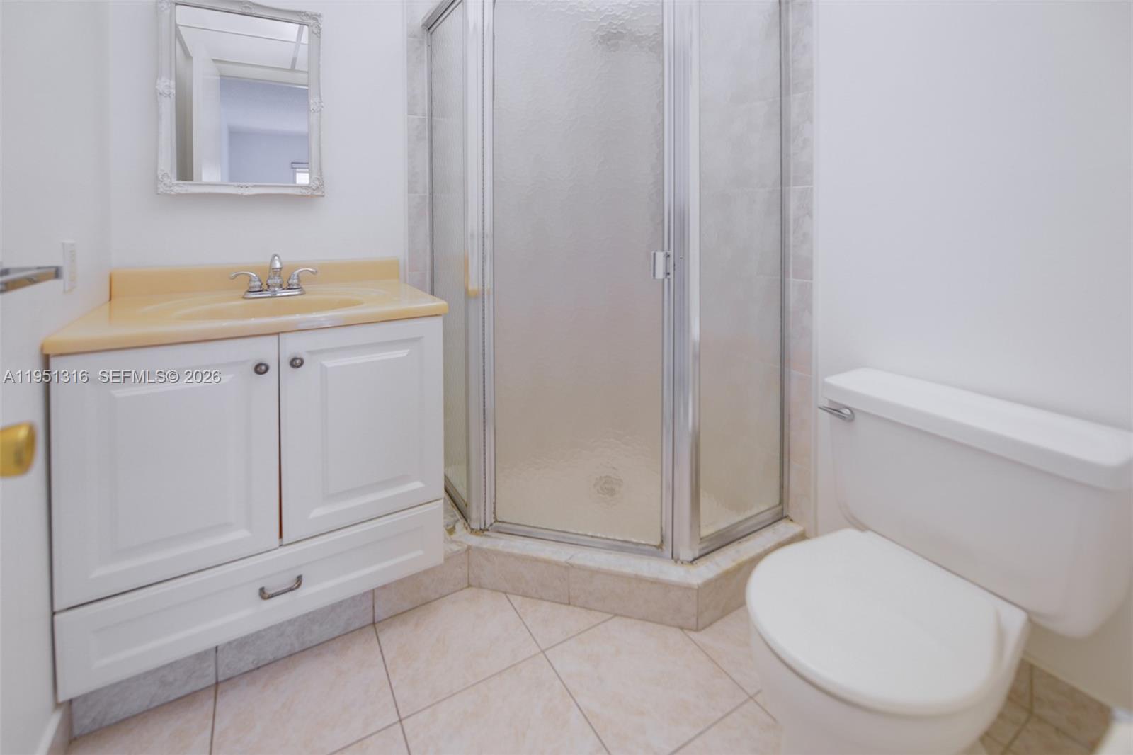 LAUDERDALE OAKS CONDO II - Residential