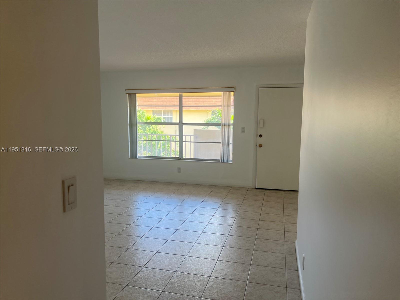 LAUDERDALE OAKS CONDO II - Residential