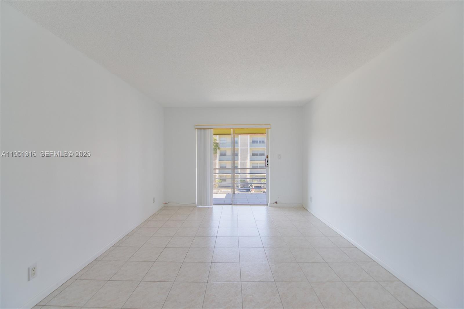 LAUDERDALE OAKS CONDO II - Residential