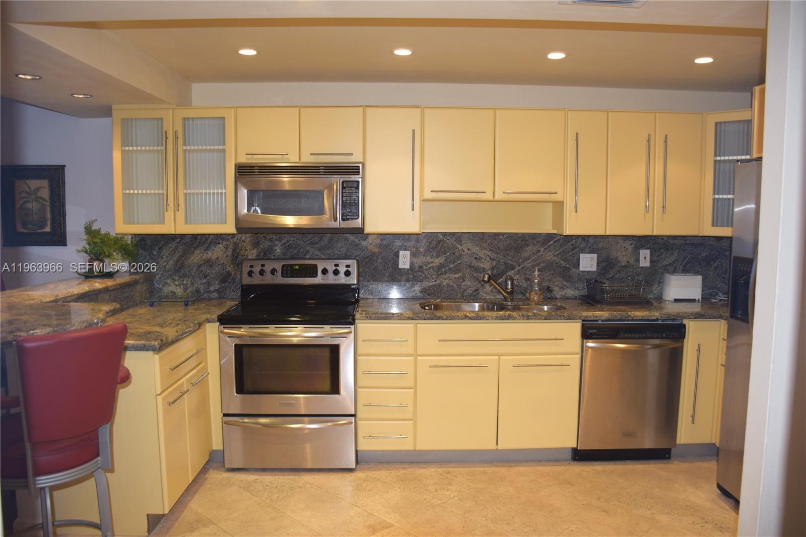 RONEY PALACE CONDO - Residential