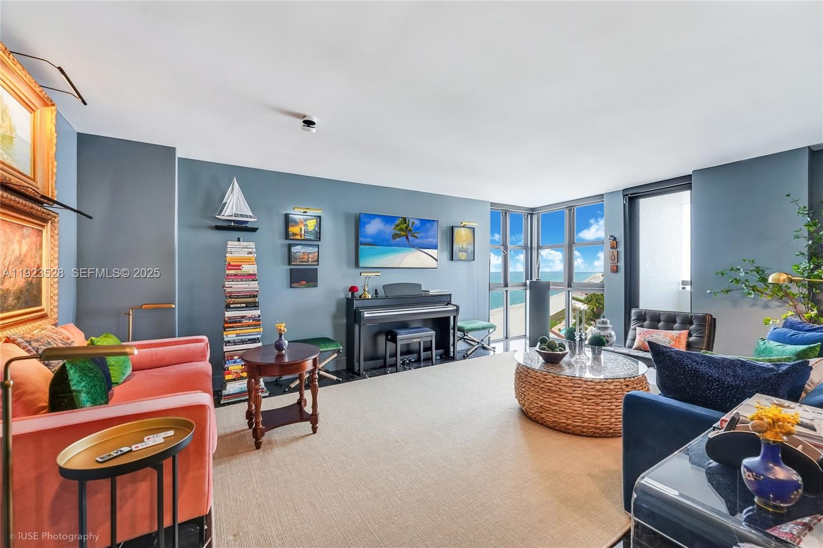 2555 Collins Ave PH114